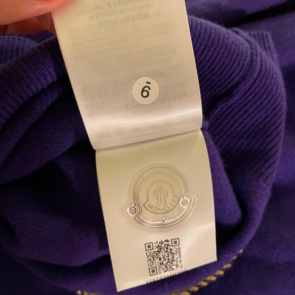 MONCLER
Embroidered Cashmere Sweater In Bright Purple - Picture 7 of 8
